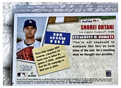 Shohei Ohtani TP-1 - reverso con los comentarios de Ken Griffey Jr